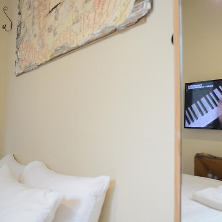 Laile Apartment Tainan Luaran gambar